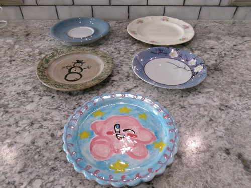 Vintage mixed lot plates - vintage, of